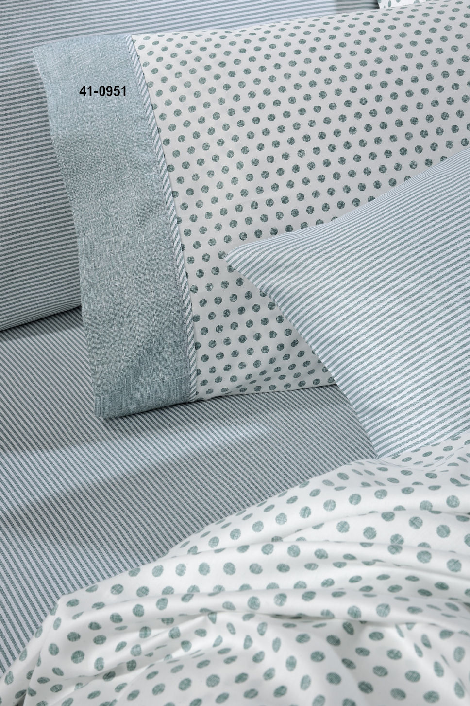 Pair Pillowcases 793 Dot Petrol image