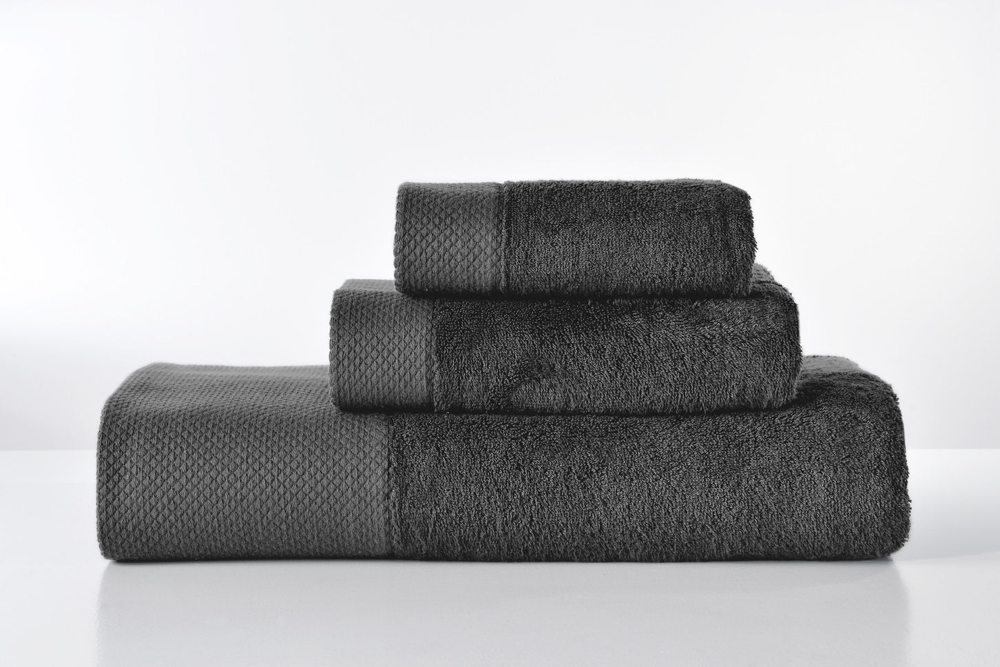 Face Towel Rosa Black image