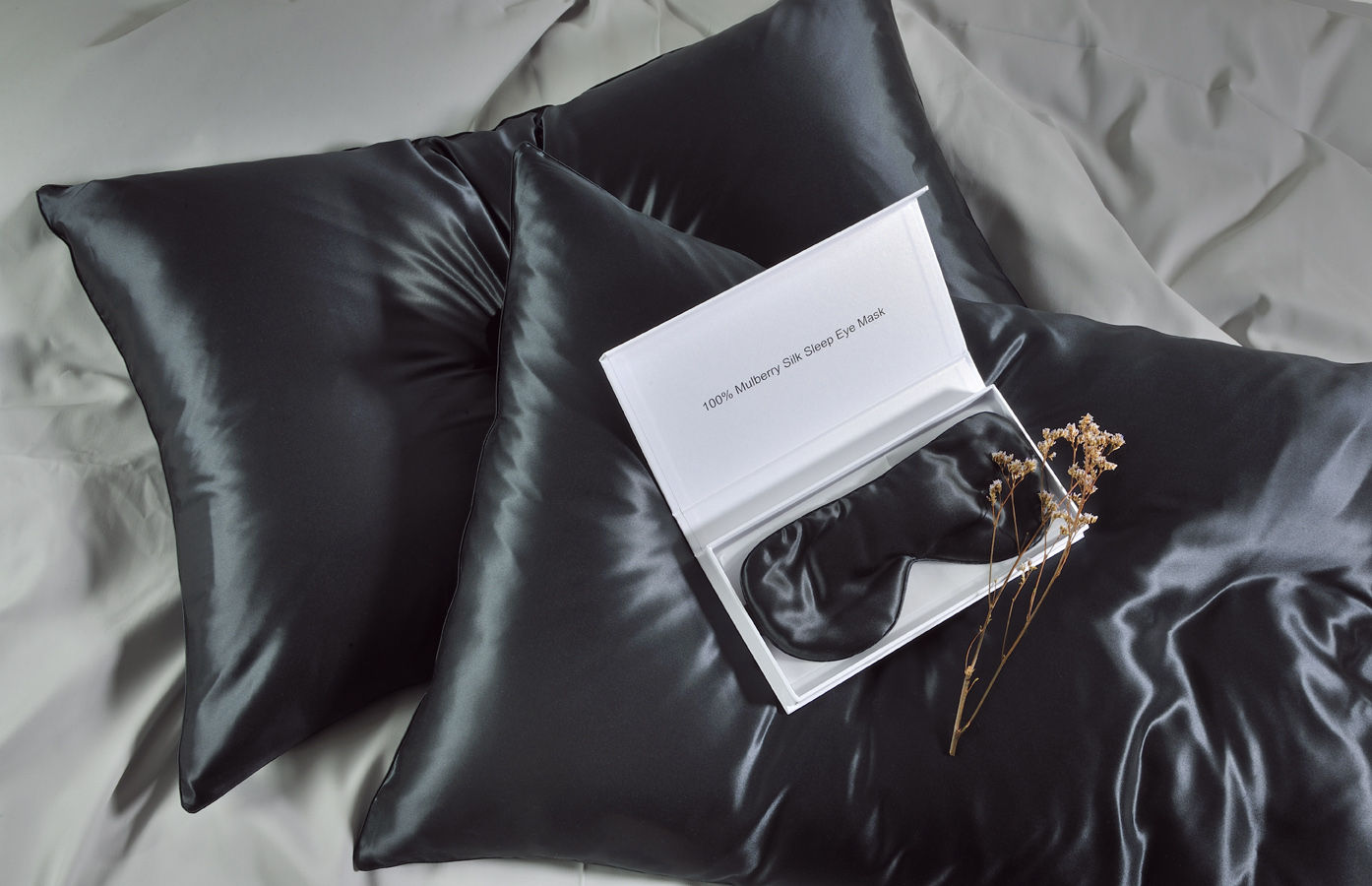 100% Mulberry Silk Pillowcase Black image