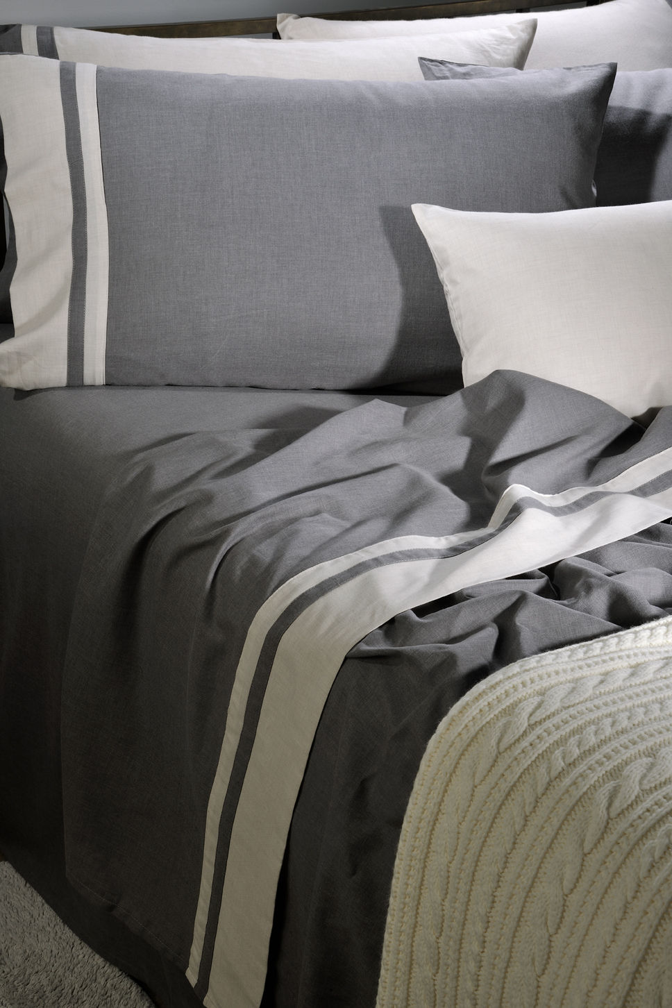 Queen Sheets Set Grey 90% Cotton-10% Wool image