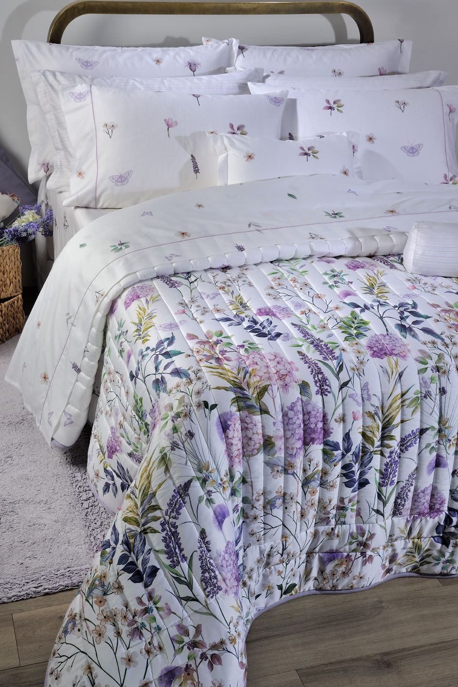 Queen Bedspread 843 Happiness image