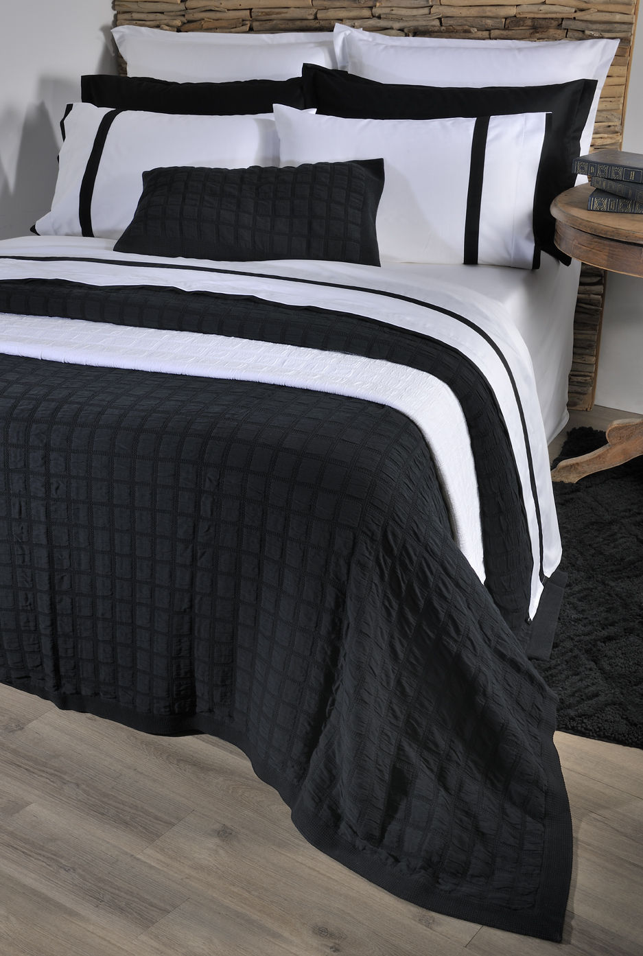 Queen Blanket 1186 Black image