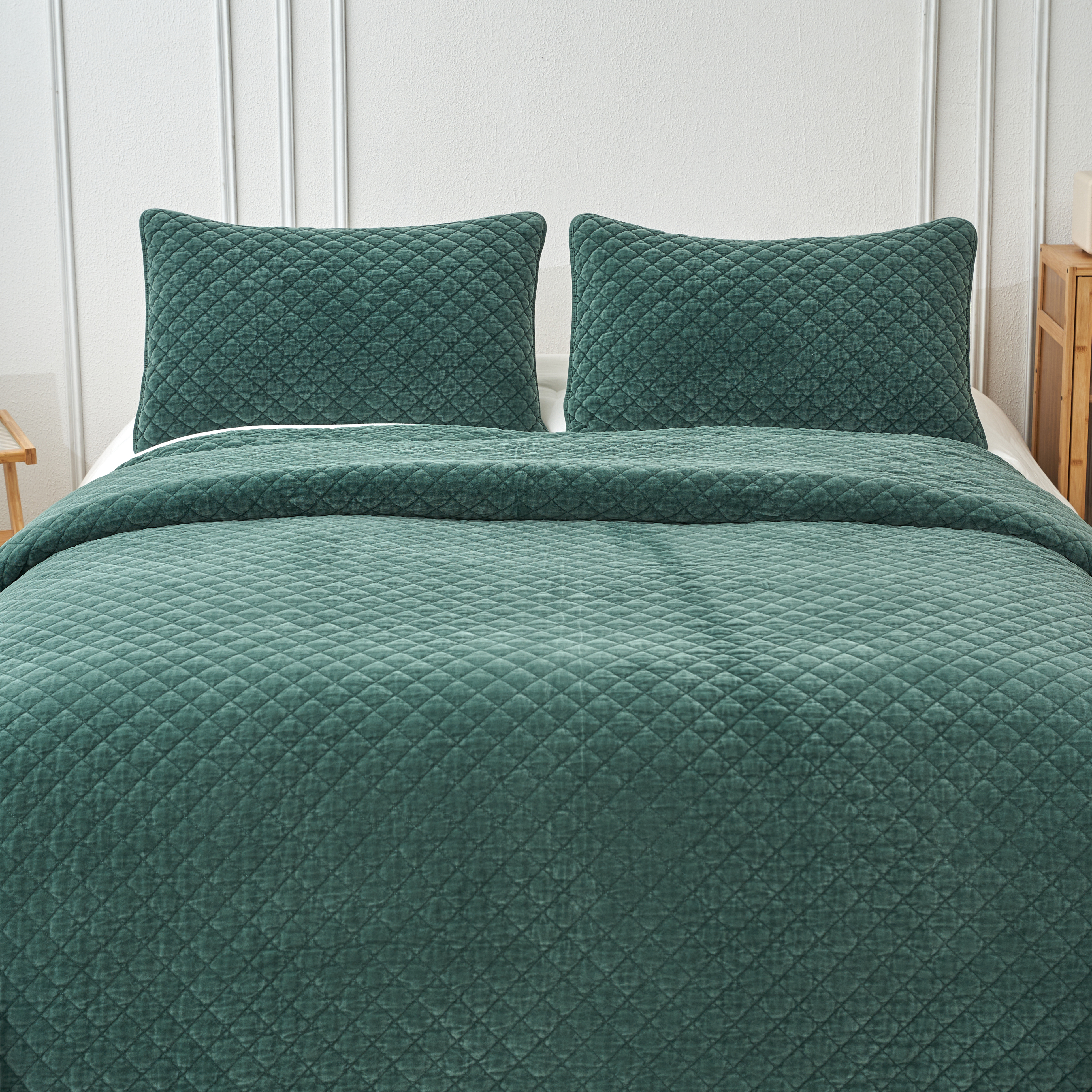 Bedspread Velvet  Green 260Χ280 + 2 Pillowcases 50Χ70 image