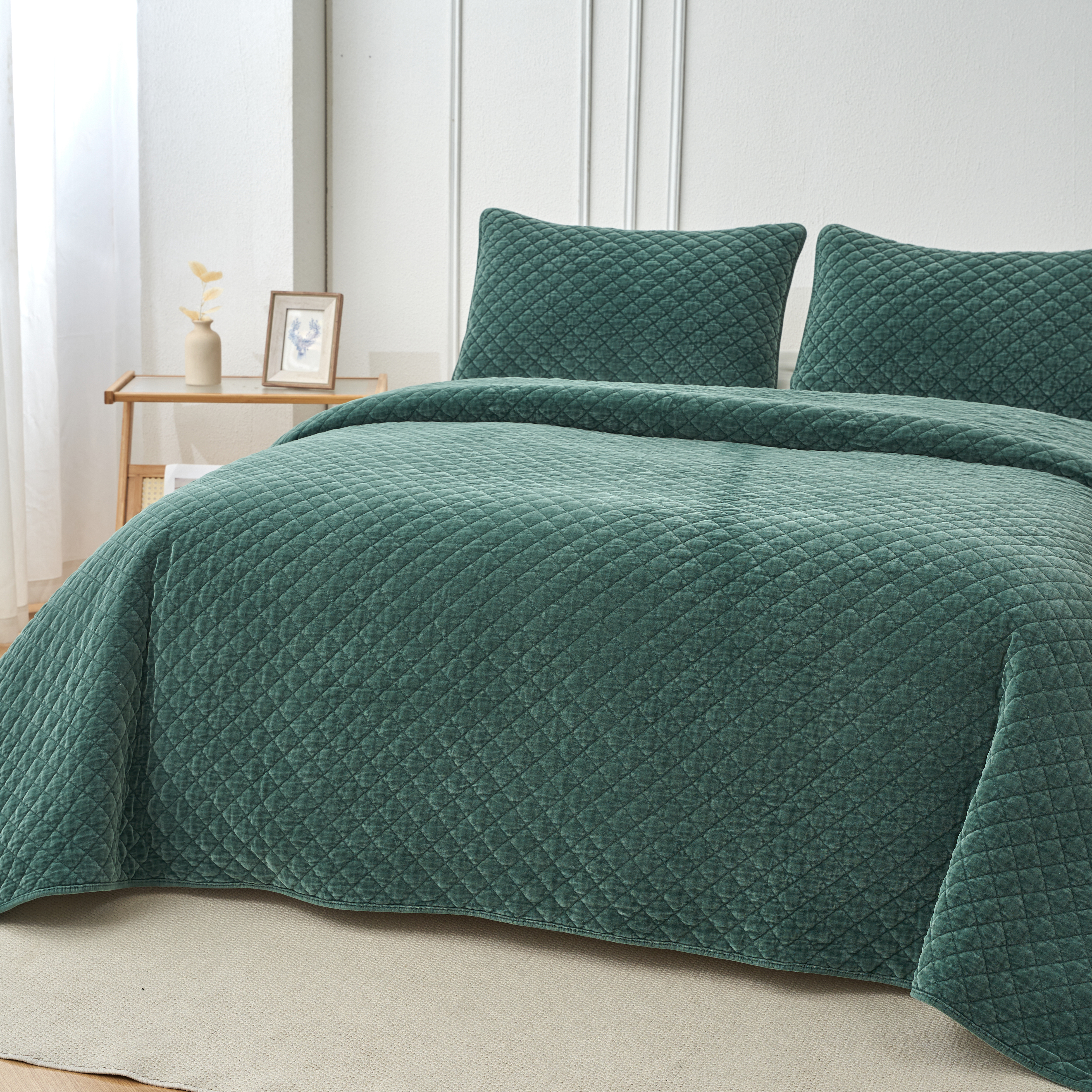 Bedspread Velvet Green 240Χ260 + 2 Pillowcases 50Χ70 image