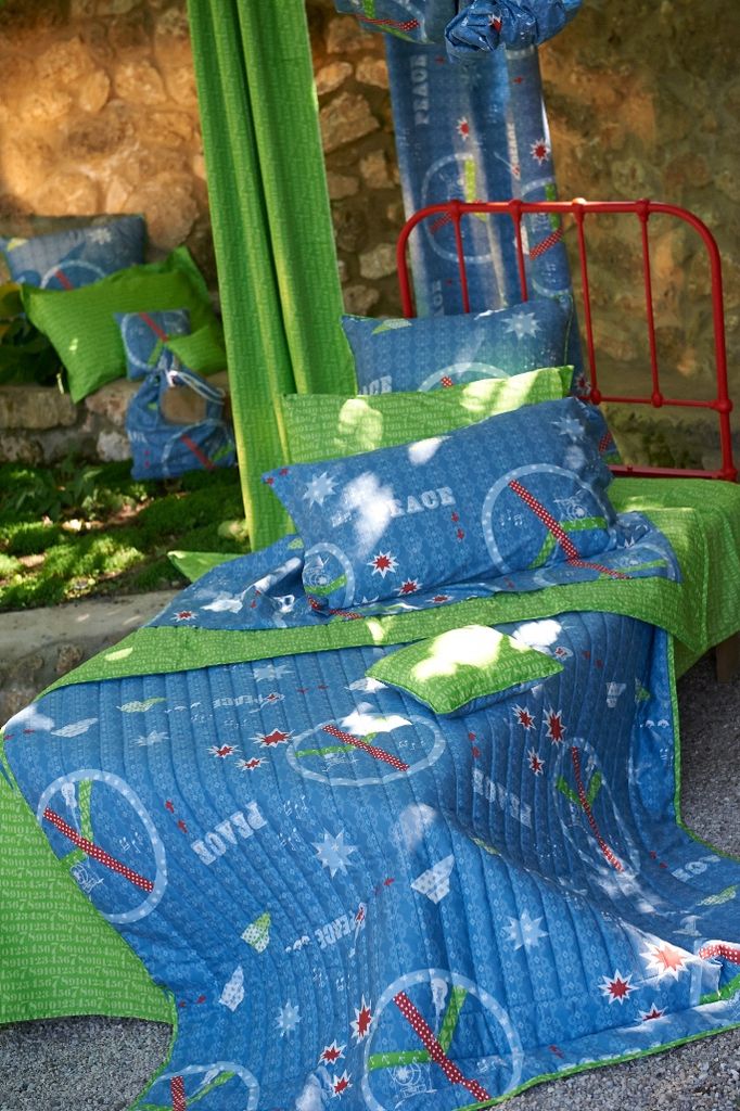 Single Bedspread 110 Peace Boys image