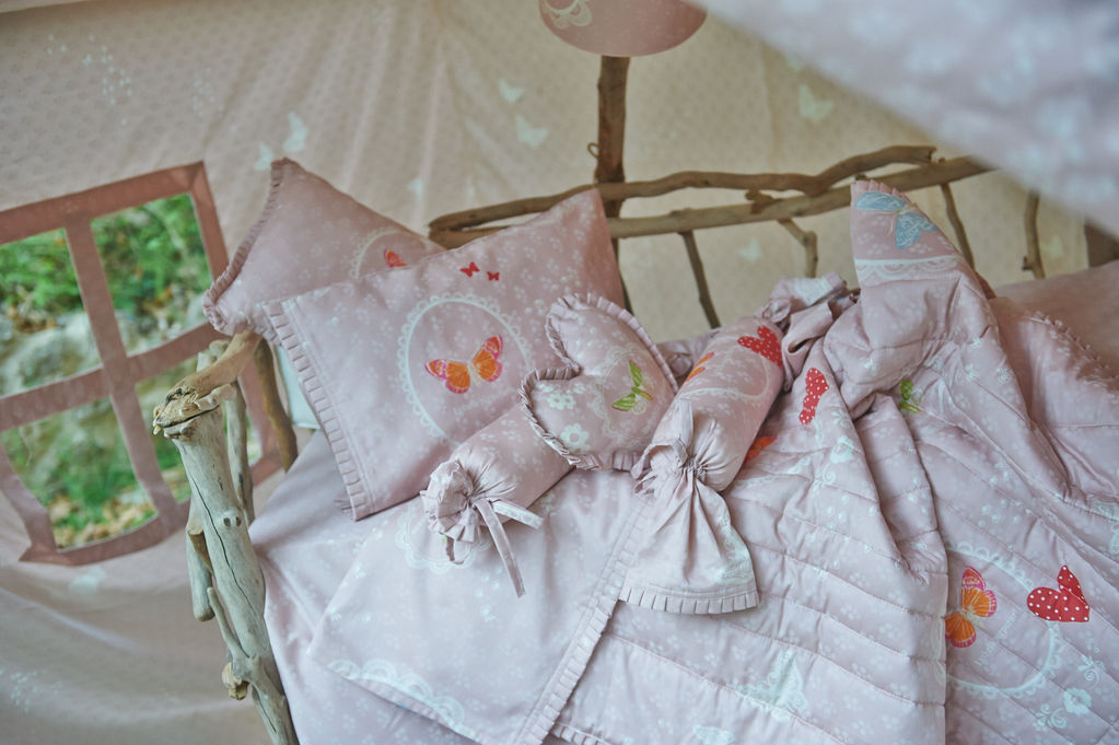 Crib Bedspread 115 Butterlfy Dreamland image