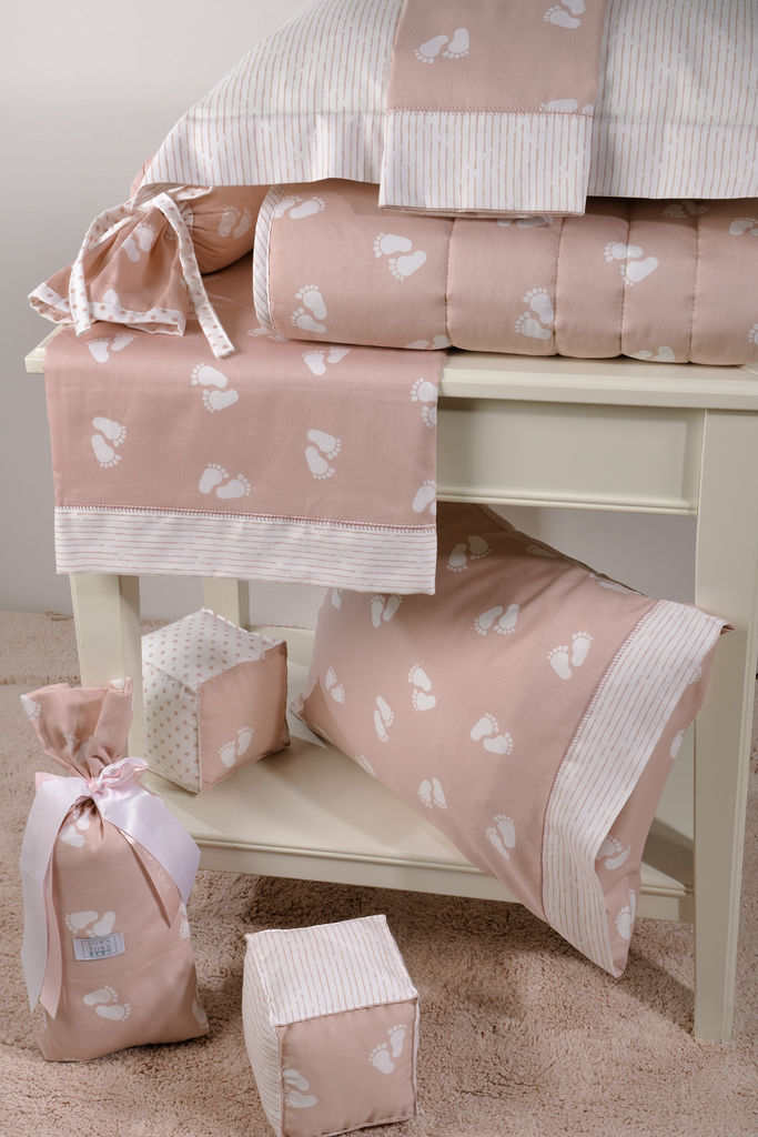 Crib Duvet 688 Feet Peach image