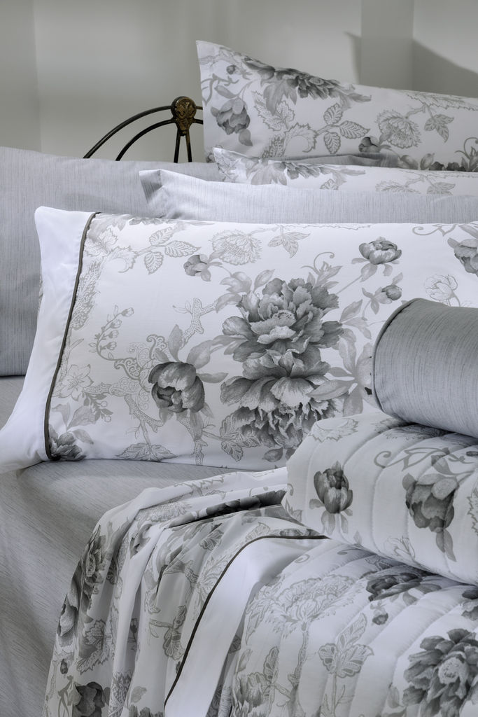 Single Bedspread P187 Grey Flowers image